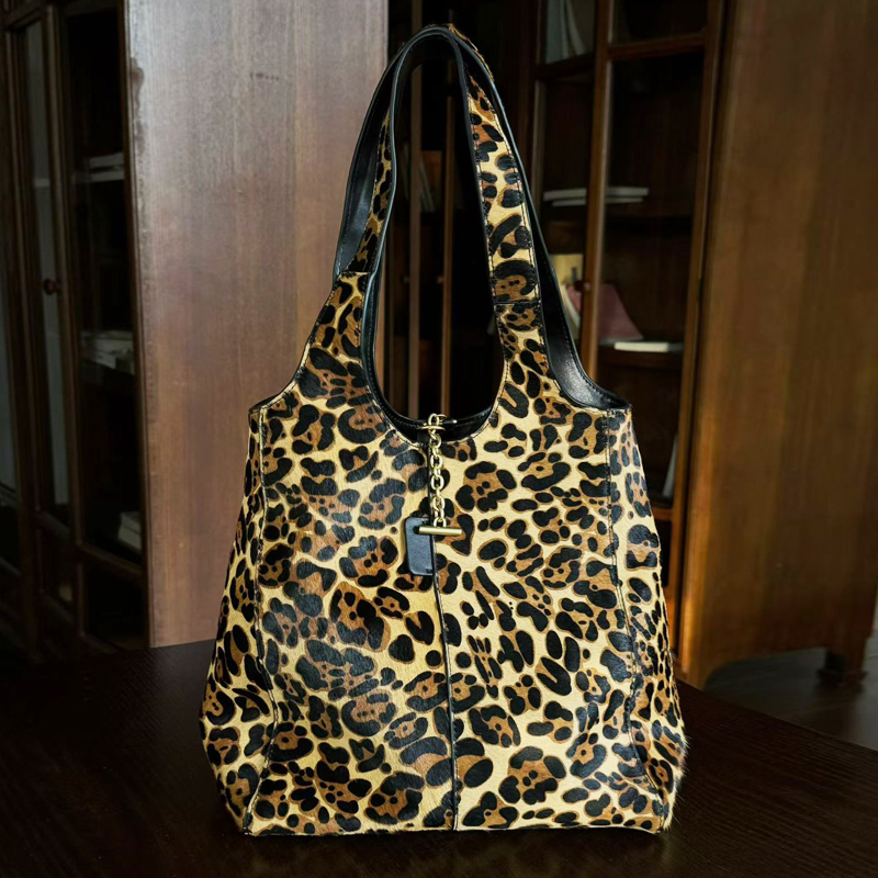 Luxury Bags 2026 - レザーバケットバッグ女性のための高級デザイナーハンドバッグ財布 2026 新本物の馬の毛ヒョウ柄チェーン脇の下ショルダー