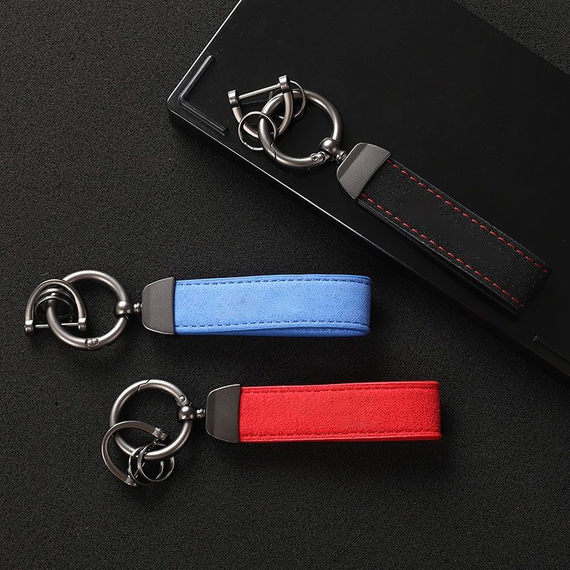Luxury Xmas Bags - スエードレザー車のキーホルダー高級高級キーリングホルダーバックルアルカンターラバッグペンダントチャームクリスマスの最高の贈り物