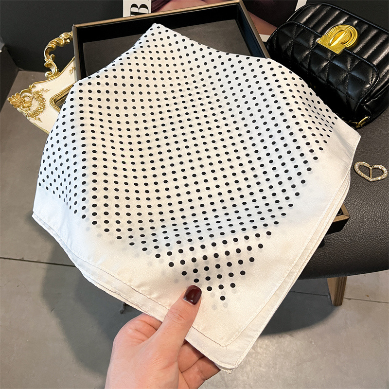 女性のための豪華なシルクのスカーフ,春と夏のための花の装飾が - Discount Luxury Bags のレビューと価格