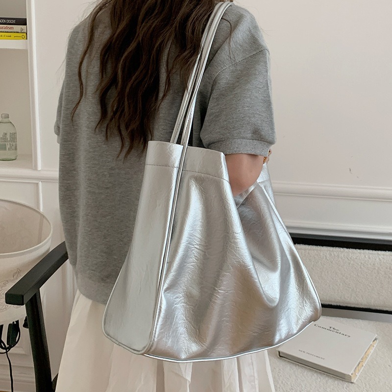 カジュアル大容量トートバッグ通勤デザイナー女性ショルダーバッ - Luxury Bag Collection のレビューと価格