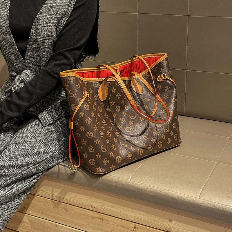 エレガントなレザーおむつバッグ レディース クロスボディハン - Luxury Bags Paris のレビューと価格