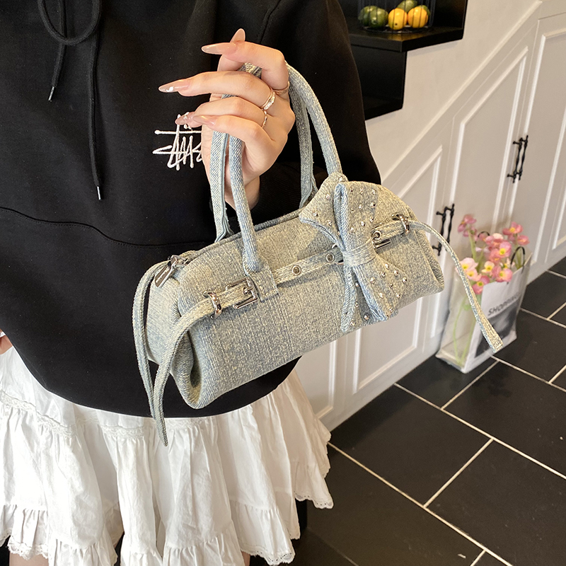 Sweetie Bowknot 小さなボウリングバッグ女性の - Luxury Bags Consignment のレビューと価格