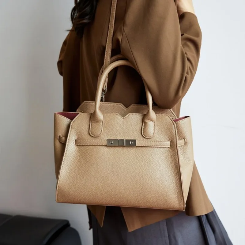 トレンディなデザインの高級ショッパーバッグ、女性用ショルダー - Luxury Bags Paris のレビューと価格