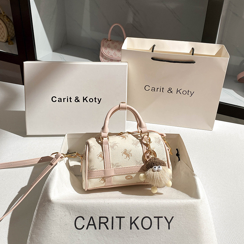 高級ブランドのミニマリストでエレガントな女性用おむつバッグ、 - Luxury Bags Paris のレビューと価格