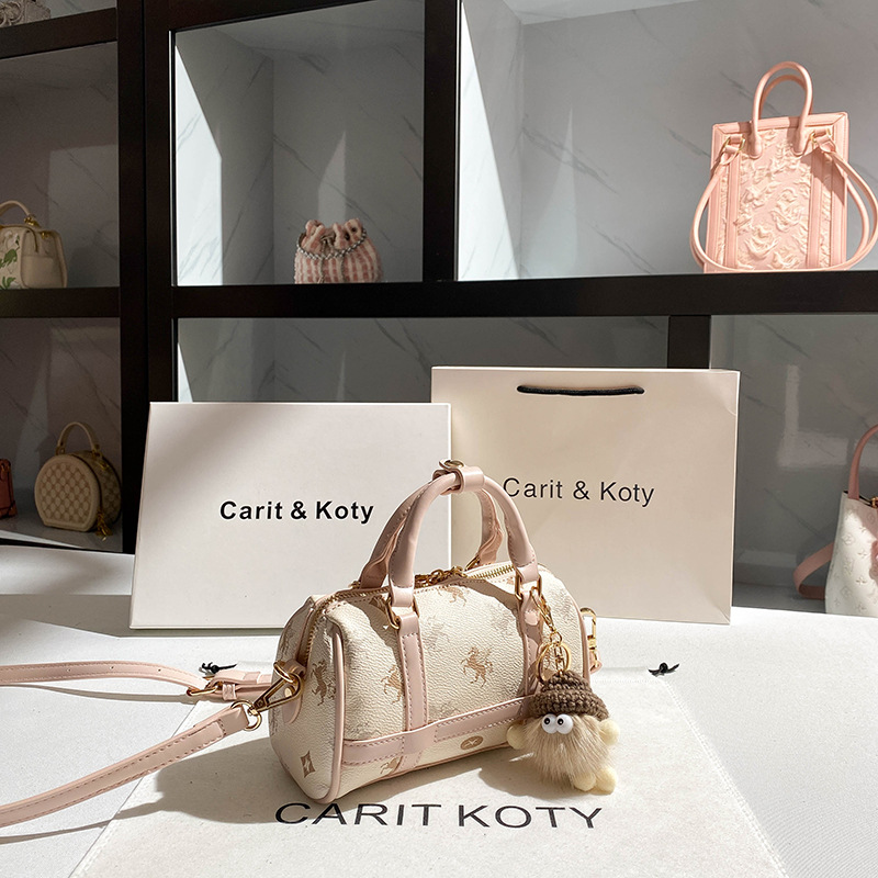 高級ブランドのミニマリストでエレガントな女性用おむつバッグ、 - Luxury Bags Paris のレビューと価格