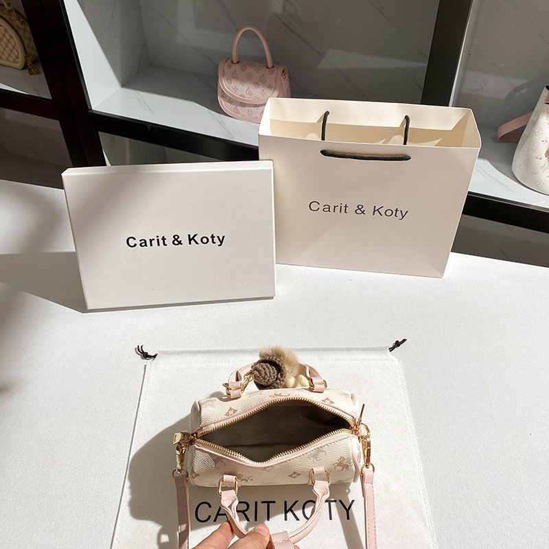 高級ブランドのミニマリストでエレガントな女性用おむつバッグ、 - Luxury Bags Paris のレビューと価格
