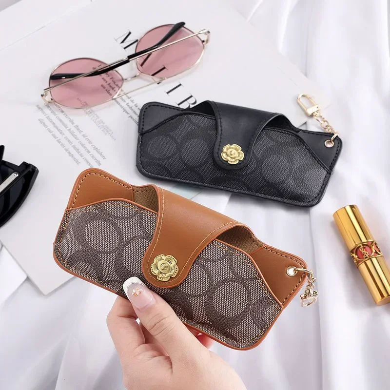 女性高級ヴィンテージプリントレザーメガネポーチポータブルキー - Luxury Bags Consignment のレビューと価格