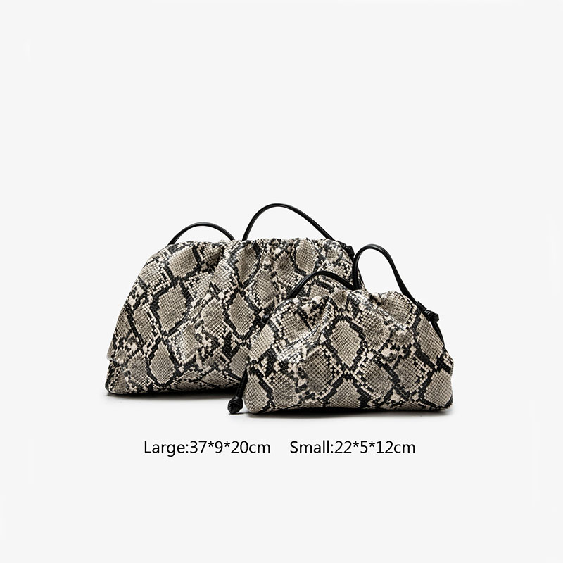 女性用シャーリング入り蛇紋模様ダンプリングバッグ、ポーチハン - Luxury Bags Consignment のレビューと価格